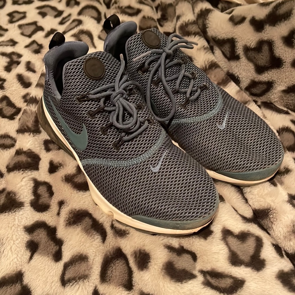 Blue nikes size 7.5